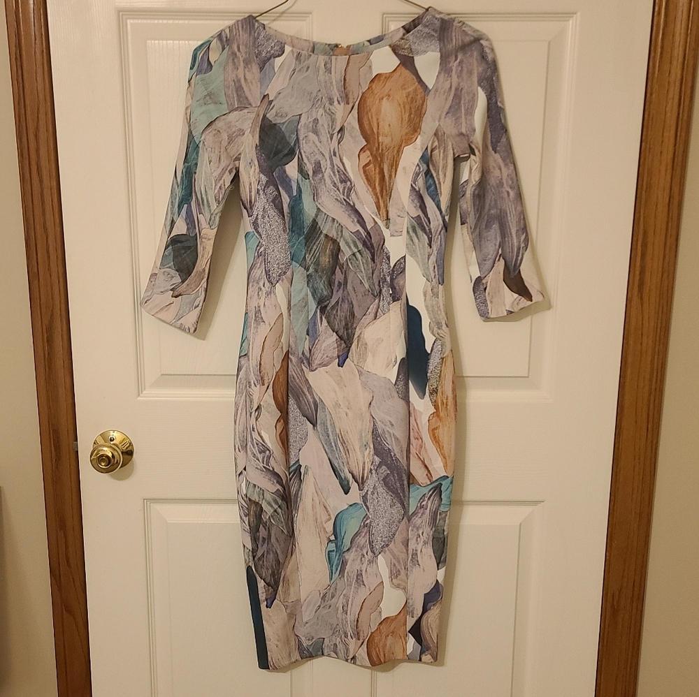 Colorful Patterned Fitted Dress - Picture 11 of 15